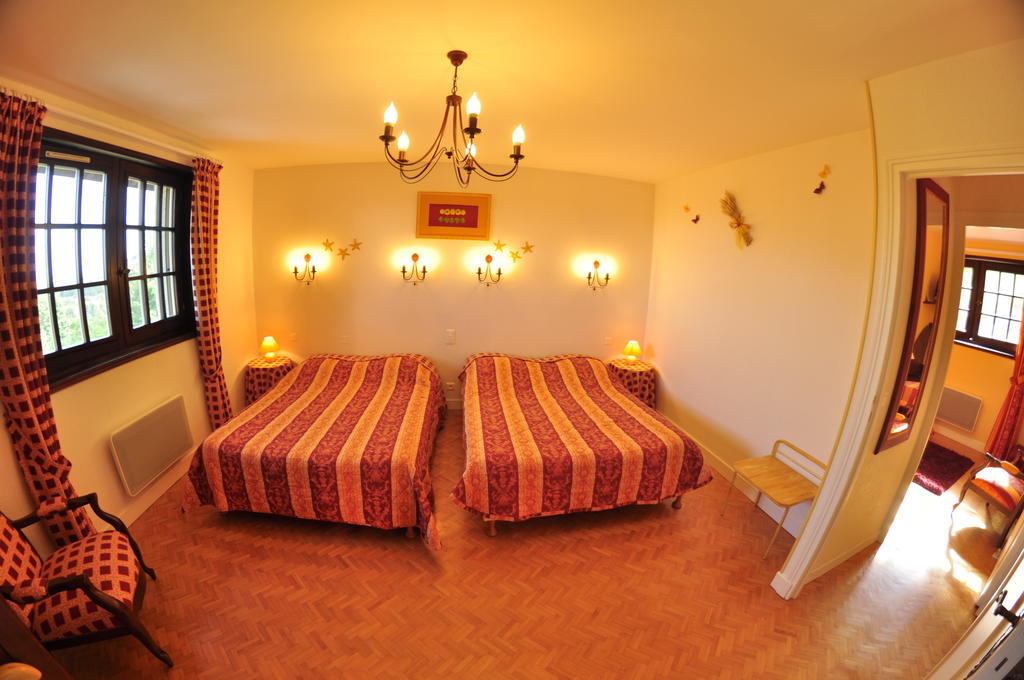 Hotel-Logis La Coraline Gannat Rom bilde